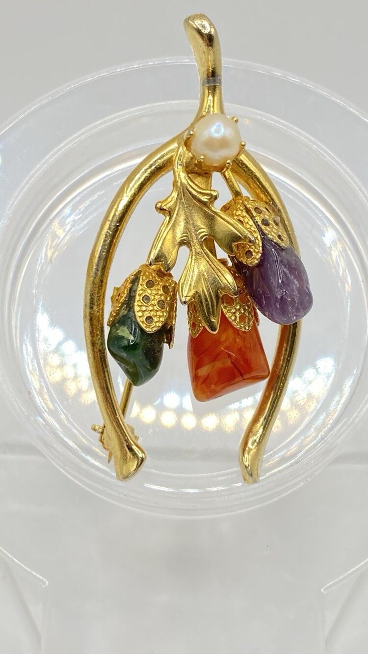 Vintage Horseshoe Gold Tone With Pearl With 3 Different Stones!
